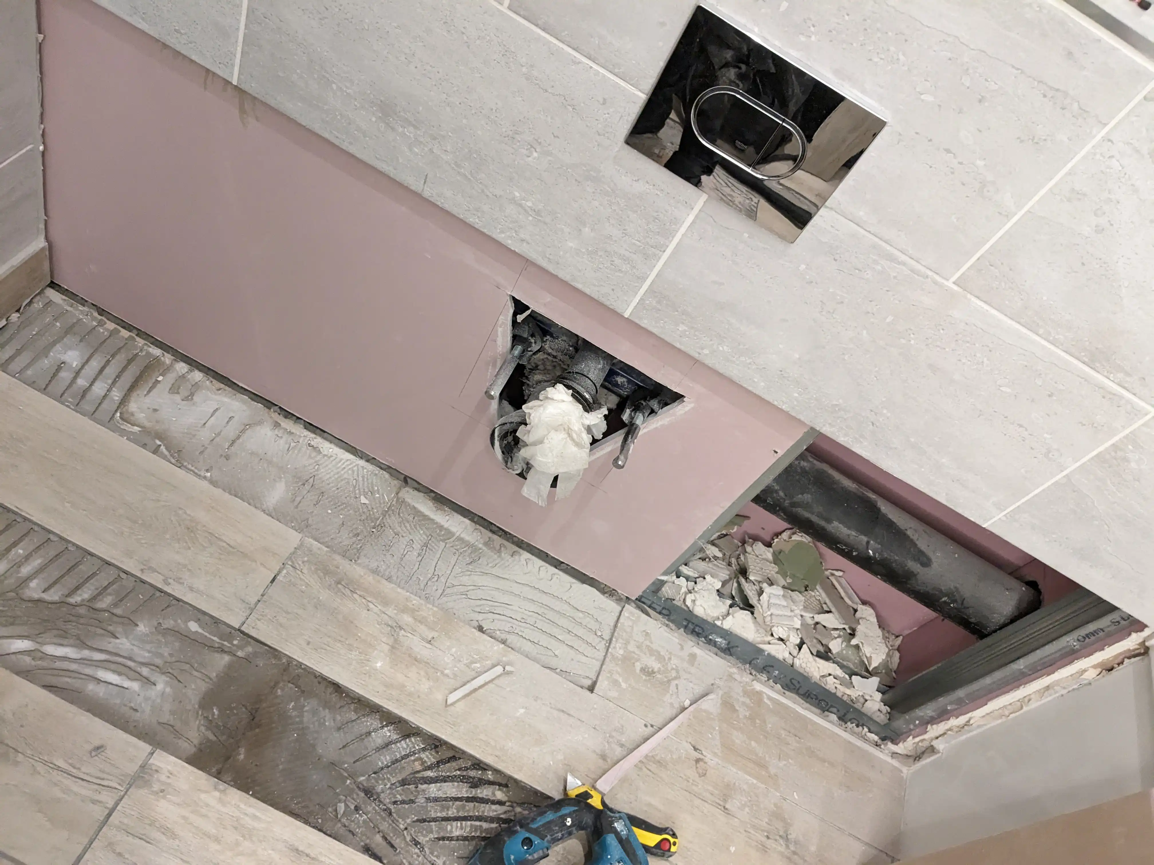 Examples of our company using joinery techniques to construct house extensions, bespoke furniture, wardrobes and media walls.