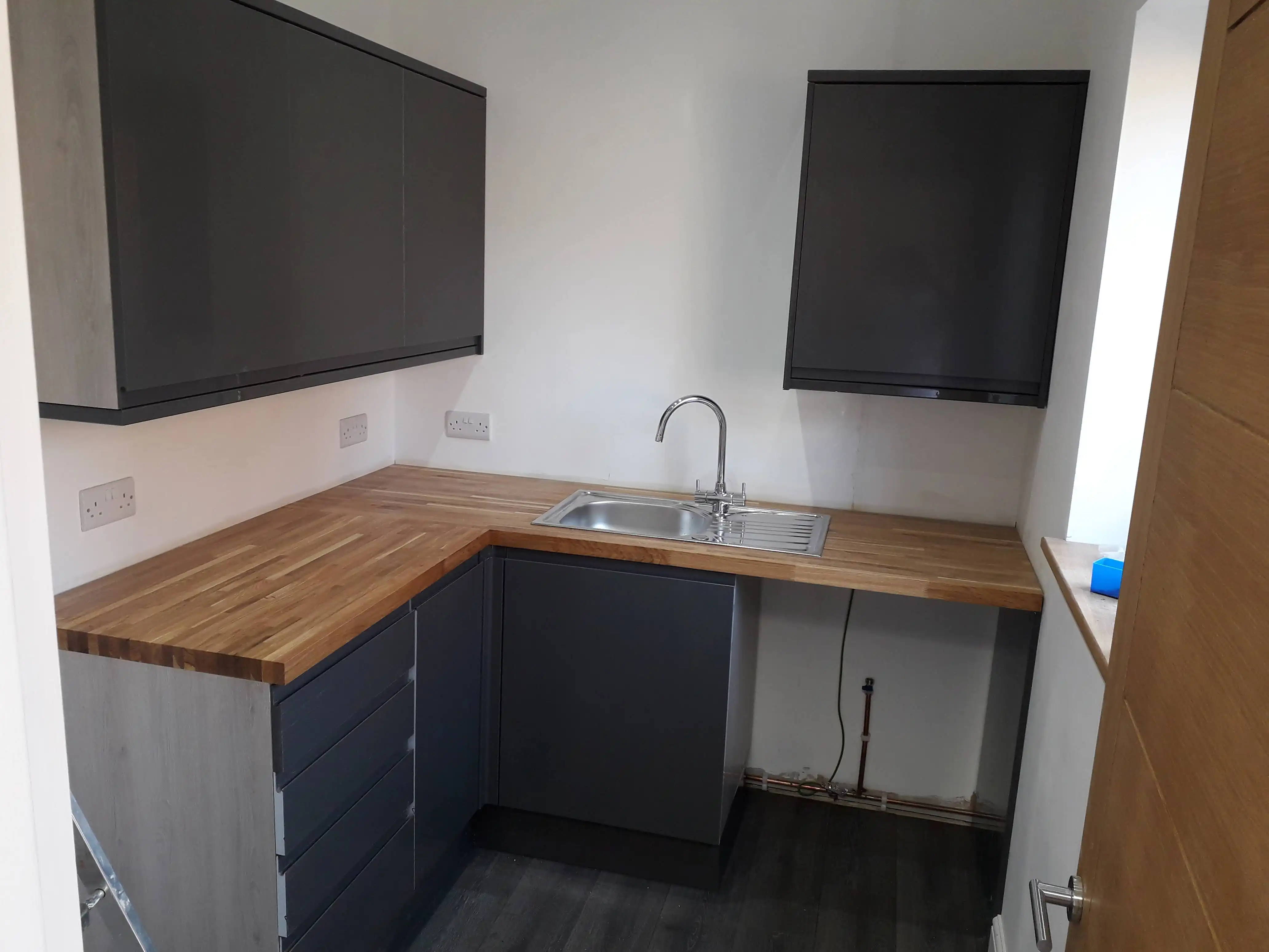 Examples of our company using joinery techniques to construct house extensions, bespoke furniture, wardrobes and media walls.