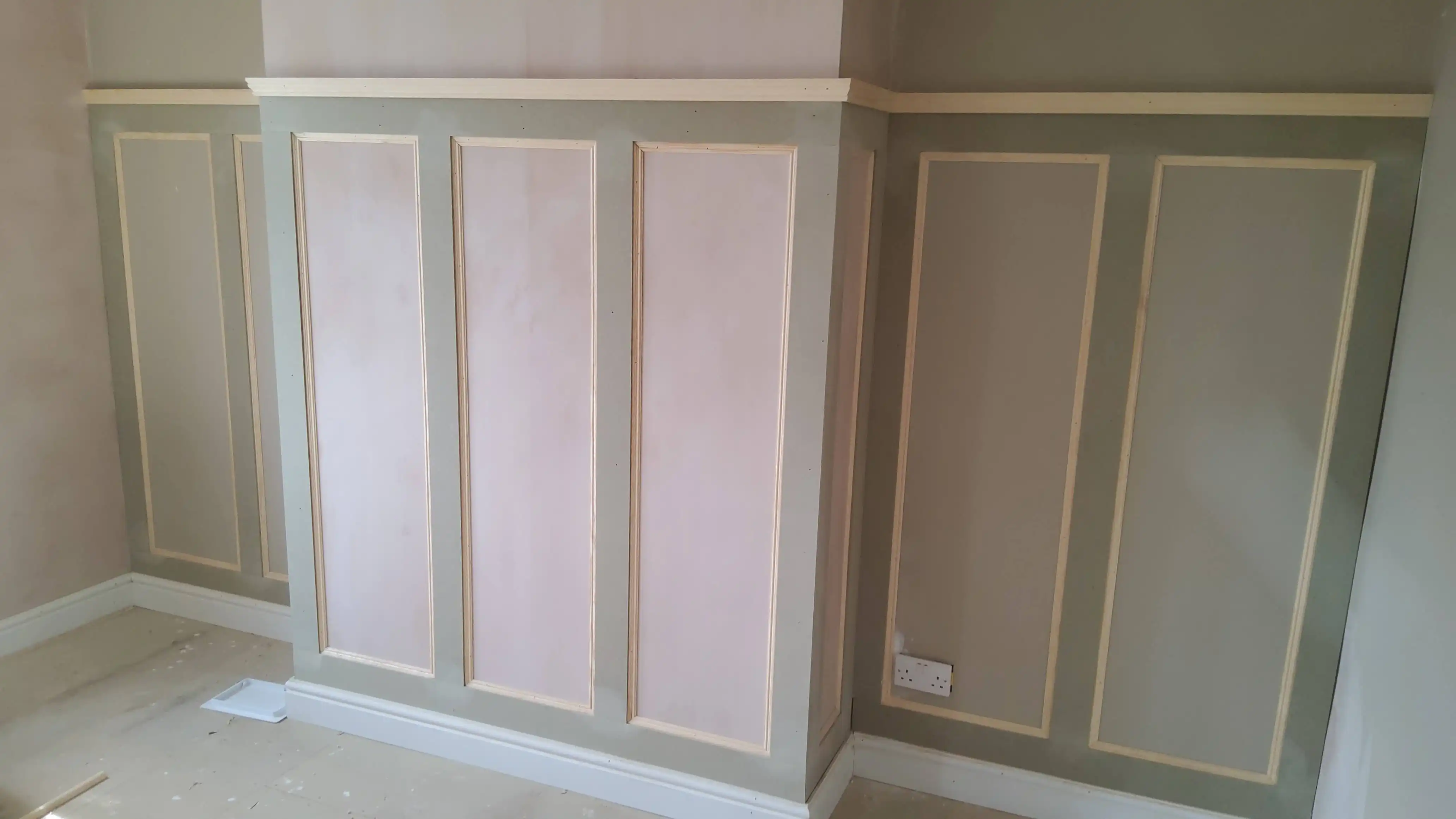 Examples of our company using joinery techniques to construct house extensions, bespoke furniture, wardrobes and media walls.