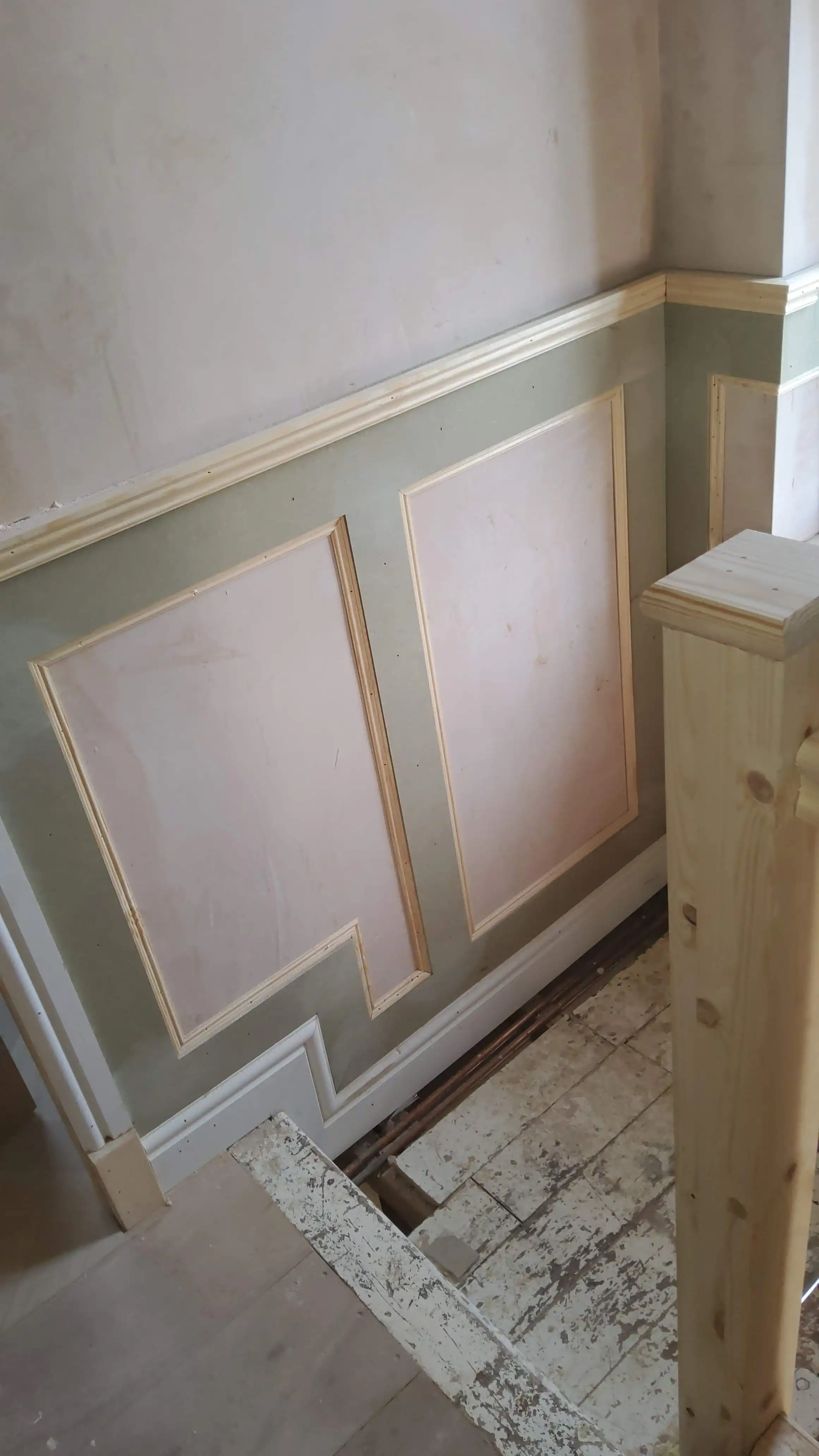 Examples of our company using joinery techniques to construct house extensions, bespoke furniture, wardrobes and media walls.