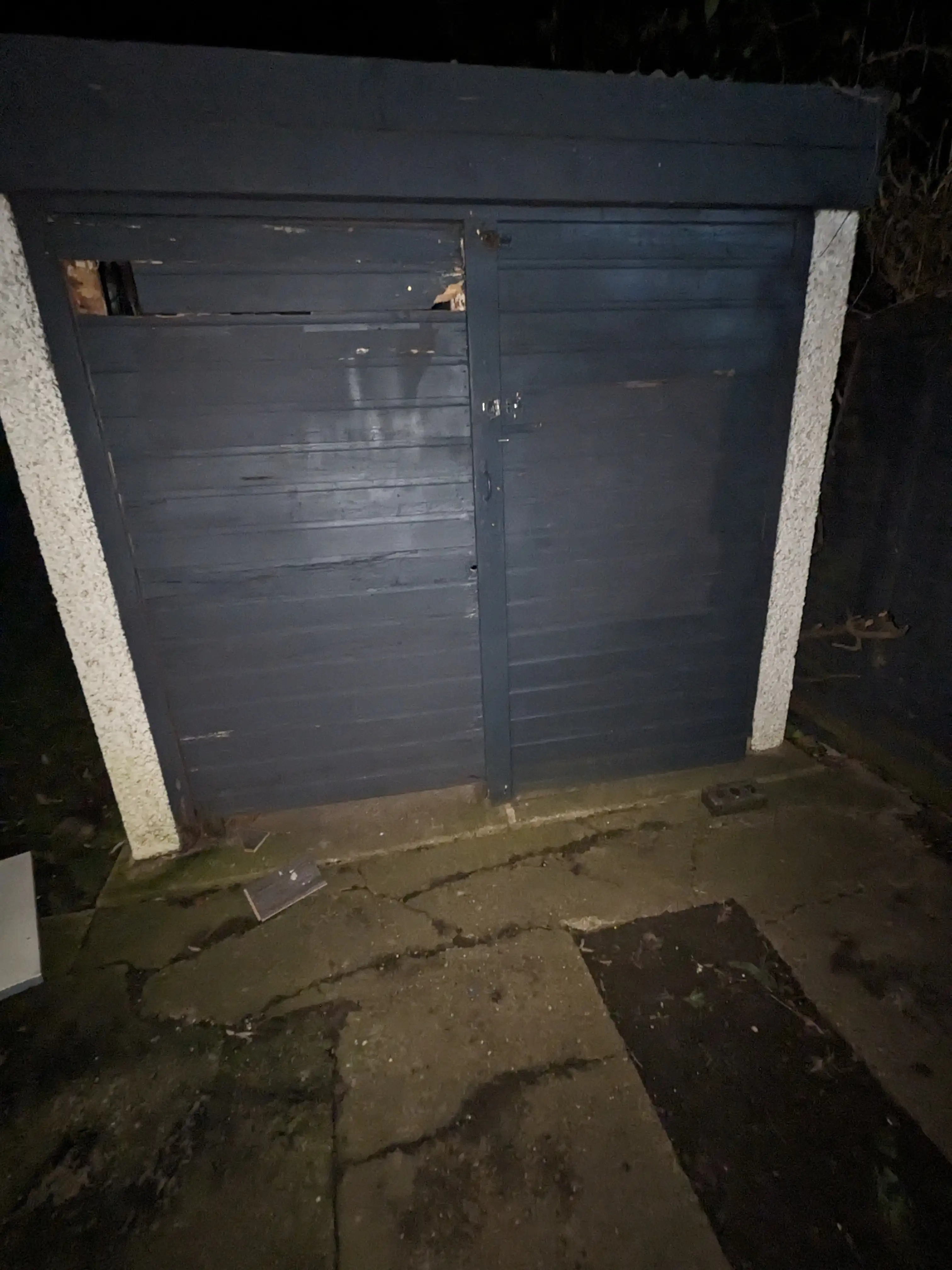 Examples of our company using joinery techniques to construct house extensions, bespoke furniture, wardrobes and media walls.