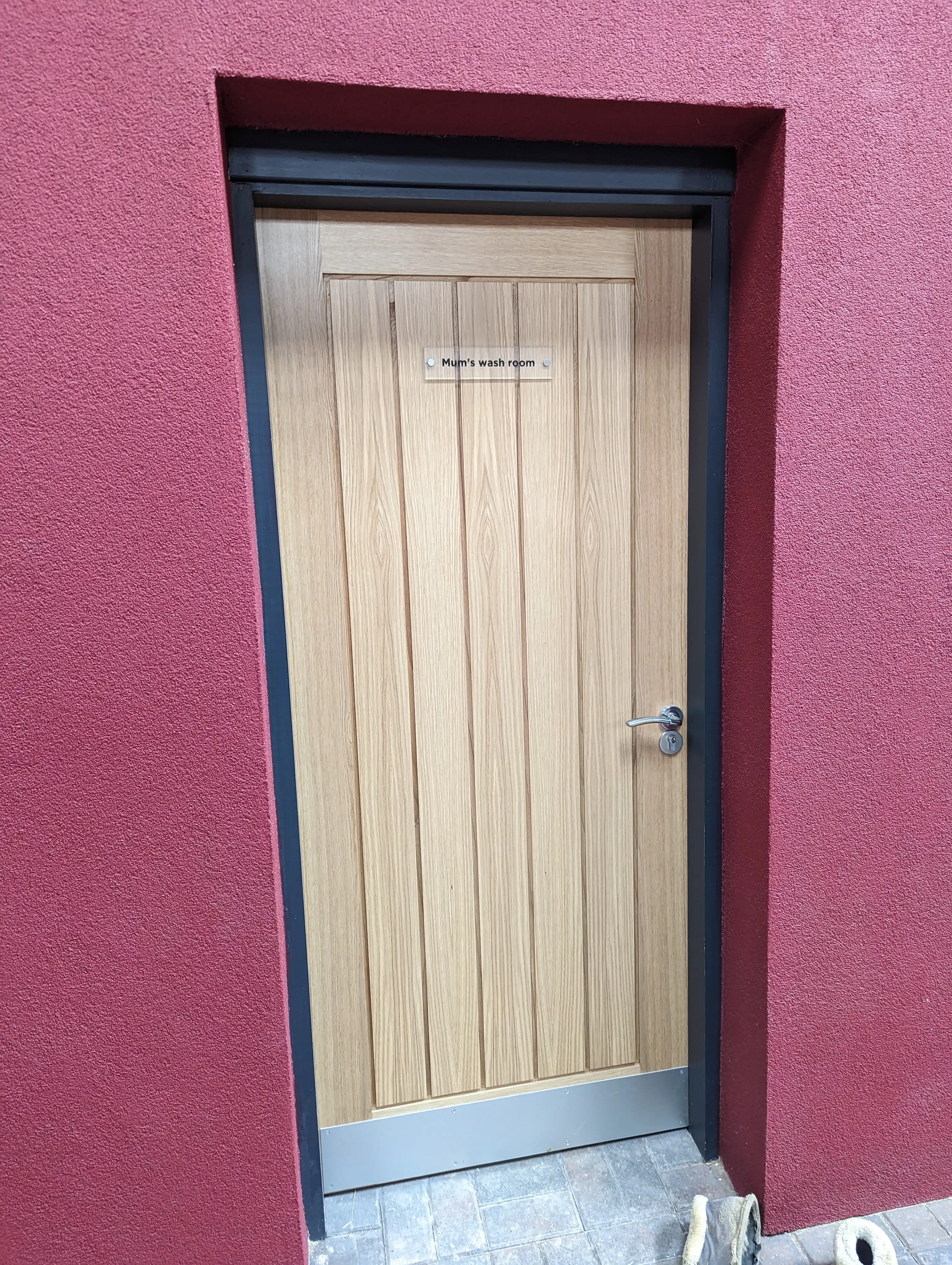 Examples of our company using joinery techniques to construct house extensions, bespoke furniture, wardrobes and media walls.